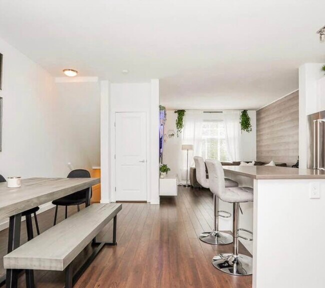 Photo du bâtiment - 16337-16315 15 Ave