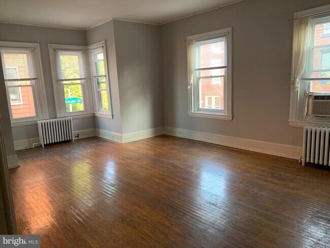 Foto del edificio - 2519 Brown St