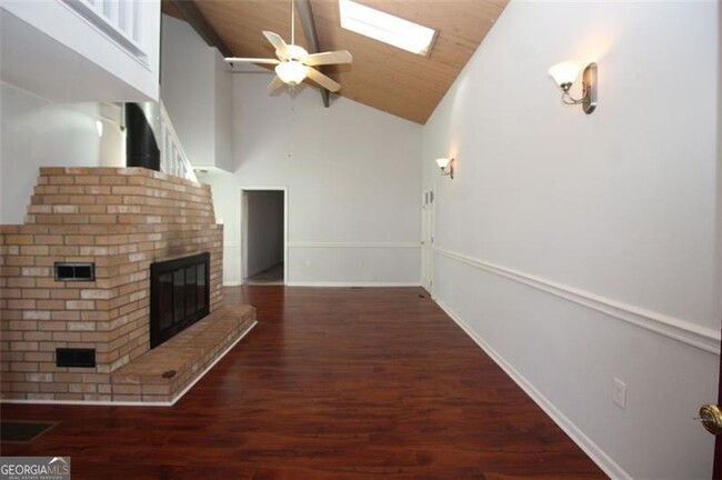 Building Photo - 9240 Nova Dr