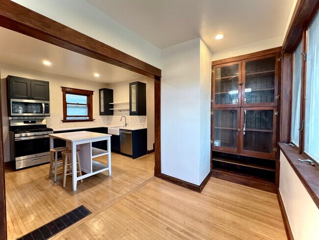 Foto del edificio - 834 N Humphrey Ave