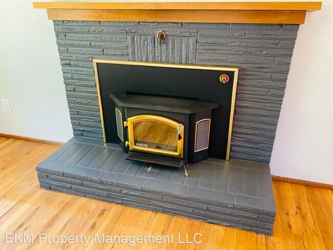 Foto del edificio - 3 br, 1 bath House - 2855 E, 1st Avenue