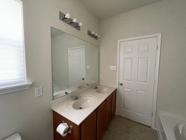 Foto del edificio - House for Lease in Fort Worth