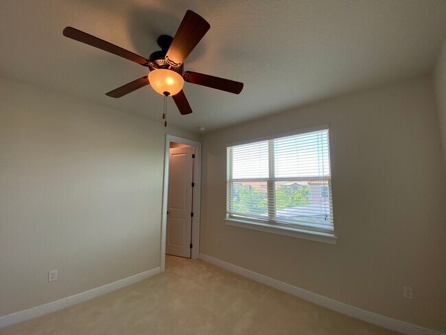 Foto del edificio - Exquisite 6-Bedroom Estate with Private Po...