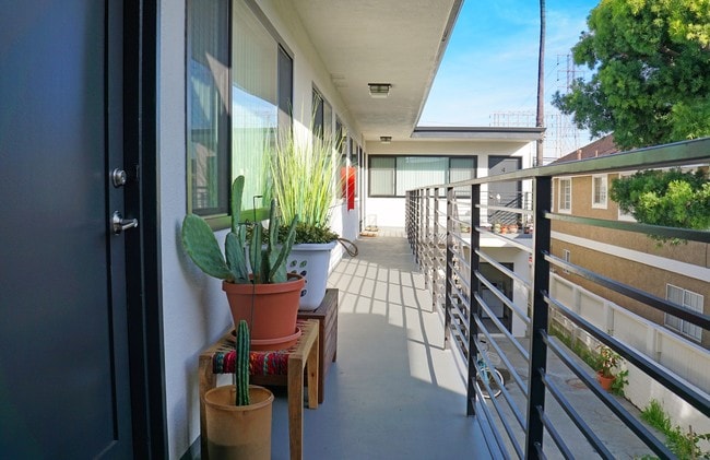 Foto del edificio - 2500 Mathews