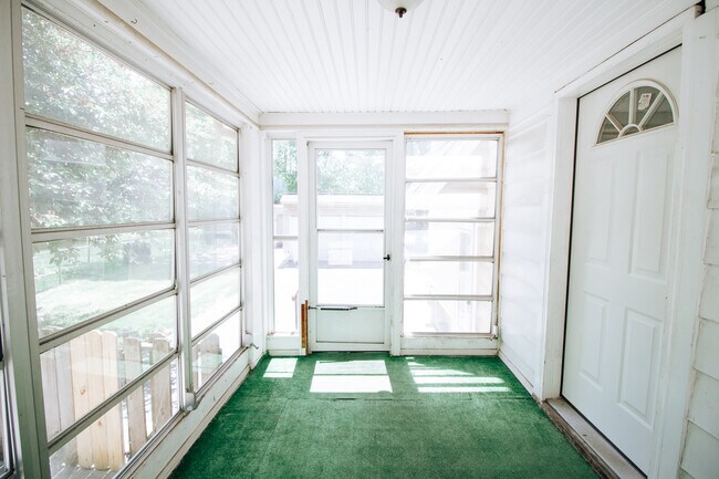Foto del edificio - 2171 Eastbrook Dr