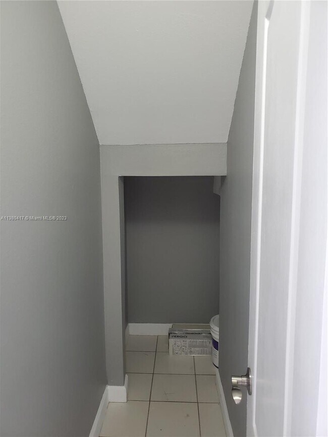 Foto del edificio - 6916 NW 174th Terrace