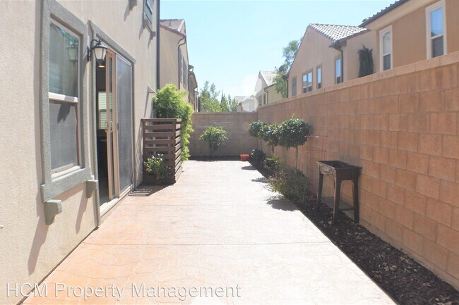 Building Photo - 4 br, 3 bath House - 174 Pathway