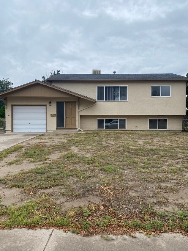 34 Barclay Dr, Pueblo, CO 81005 House Rental in Pueblo, CO