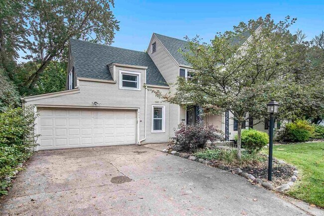 Foto del edificio - Sunnymeade home with many updates, close to Notre Dame and the Zoo