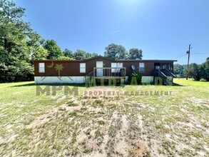 Building Photo - 2413 S Lake Dr