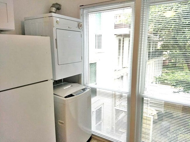 Building Photo - 745 Delaware Ave SW