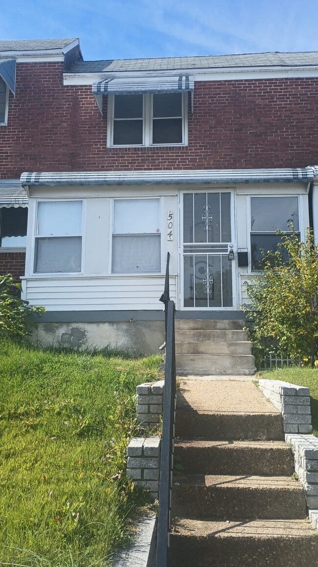 Building Photo - 504 Roundview Rd