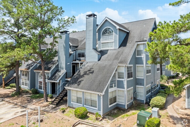 Building Photo - Pine Lake Village