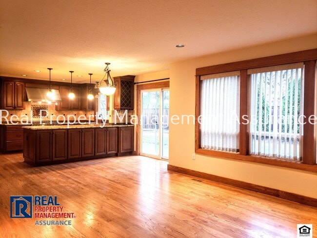 Building Photo - 15590 SW Tanager Dr