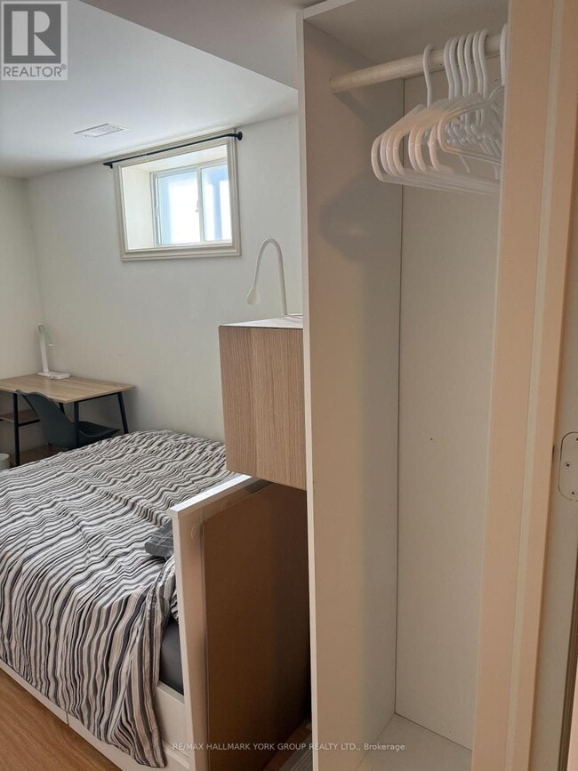 Photo du bâtiment - 2 Coates Ave