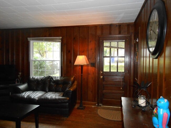 Foto del edificio - Ready in July 2026! Two bedroom, one level, one bath, off street parking!