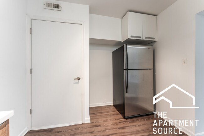 Foto del edificio - 925 W Carmen Ave