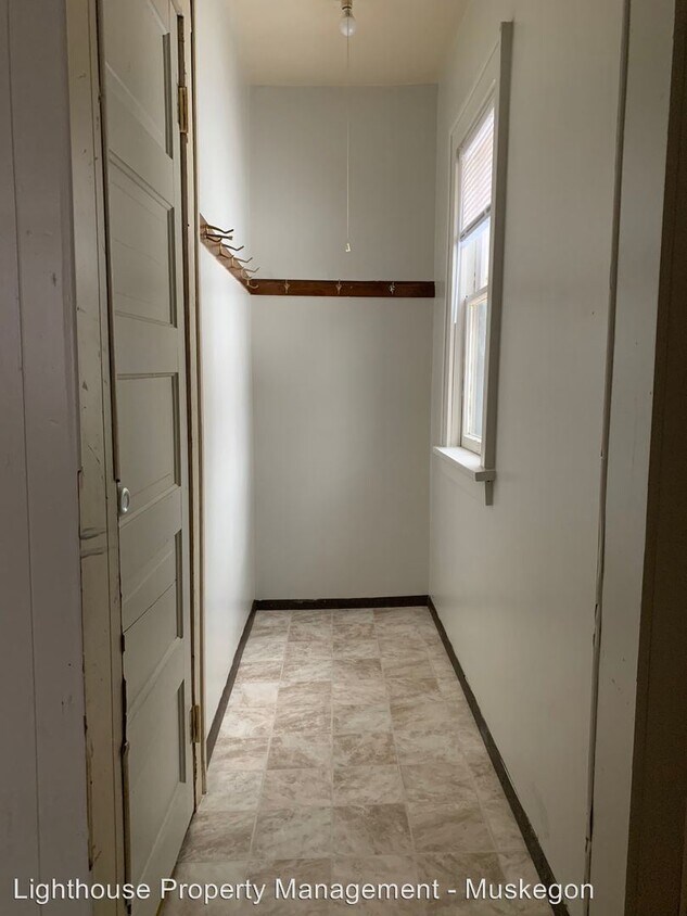 Primary Photo - 1710 Dyson St
