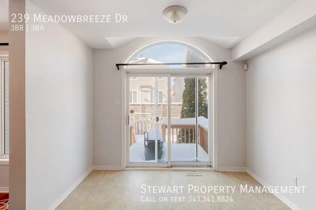 Building Photo - 239 Meadowbreeze Dr