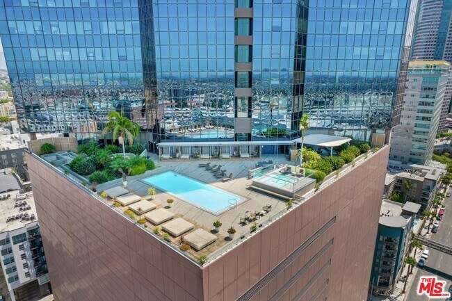 Foto del edificio - 1100 Wilshire Blvd