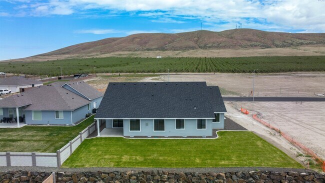 Foto del edificio - Generational suite w/separate entrance!