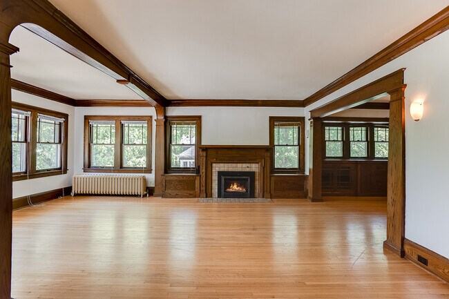 chimenea de gas - 4656 Bryant Ave S