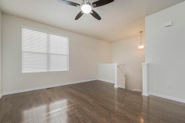 Foto del edificio - 329 Glenhurst Blvd