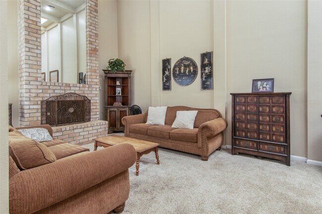 Foto del edificio - 9344 Briar Forest Dr