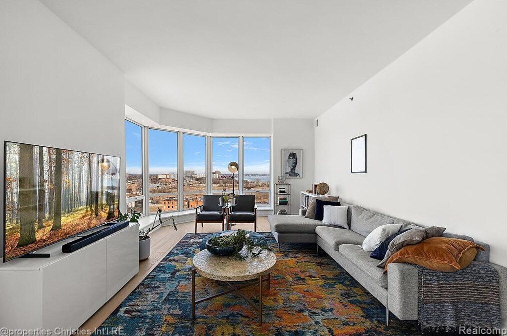 Living Room - 250 E Harbortown Dr