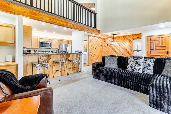 Building Photo - 2787 Oak Cir