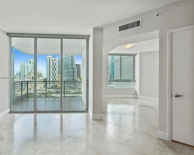 Foto del edificio - 350 S Miami Ave