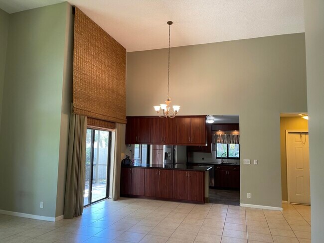 Building Photo - 3100 Kingswood Terrace