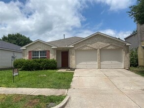 Building Photo - 4211 Falcon Dr