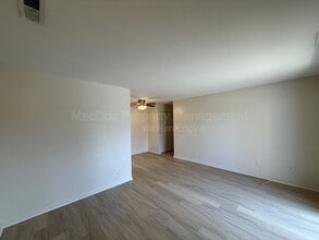 Building Photo - 76 Red Maple Ct