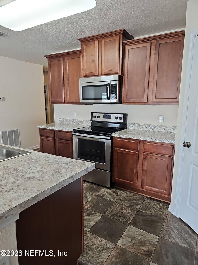 Foto del edificio - 95111 Timberlake Dr