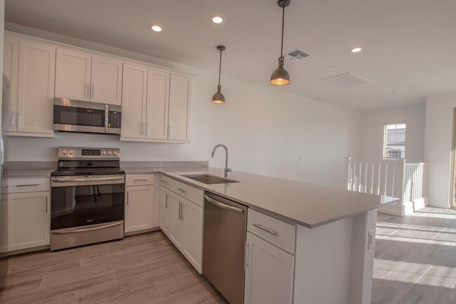 Foto del edificio - Brand New luxurious Model Home in Warner Meadows!