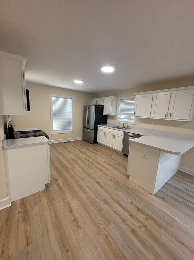 Building Photo - 505 Ingleside Dr