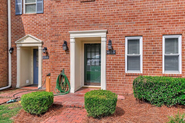 Foto del edificio - 407 Folkstone Cir