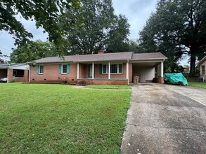Building Photo - 104 Kenwood Dr