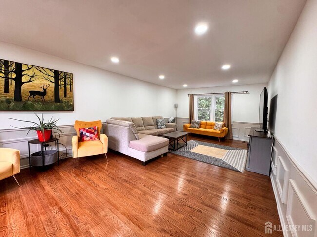 Foto del edificio - 24 Poplar Ave