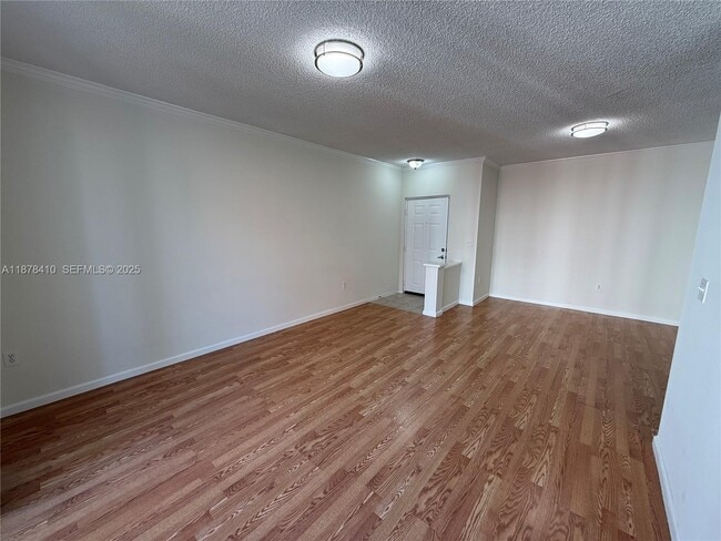 Building Photo - 17150 N Bay Rd