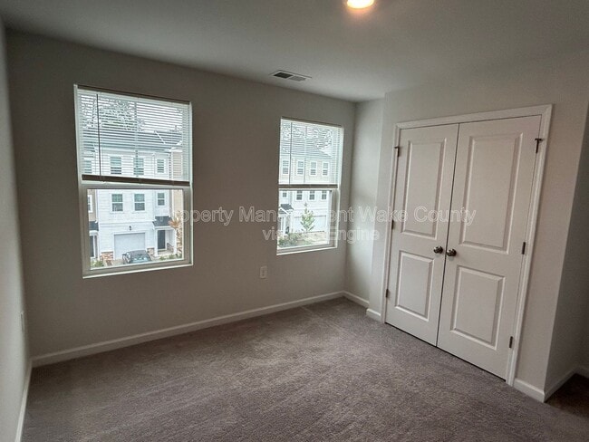 Foto del edificio - 1041 Shoreside Dr