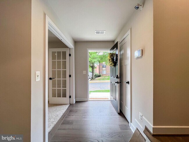 Foto del edificio - 4480 Commons Dr