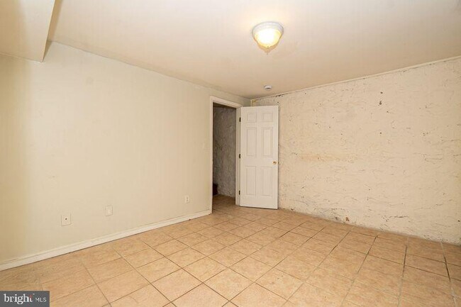 Foto del edificio - 307 E 25th St
