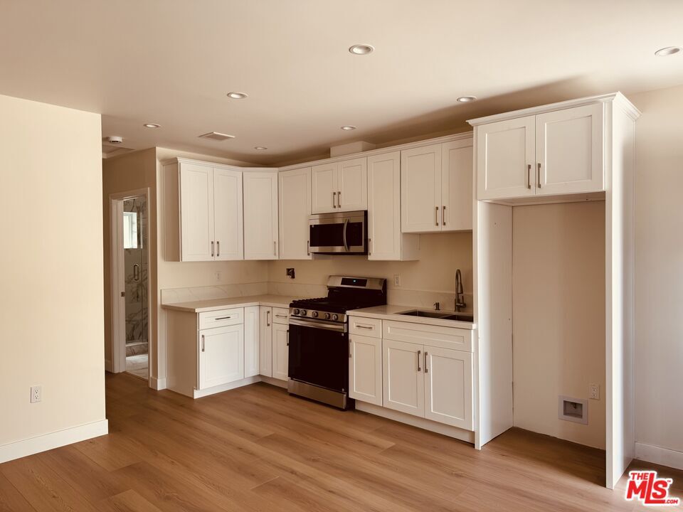 Foto principal - 7841 Peachtree Ave