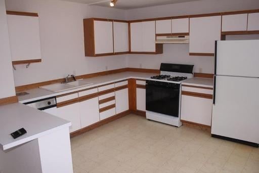 Building Photo - 3 br, 2 bath House - 641 S. Lincoln St