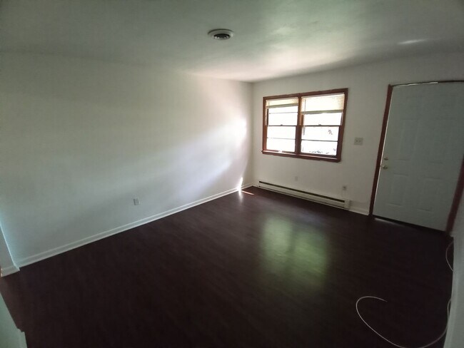 Foto del edificio - 1346 Strand St