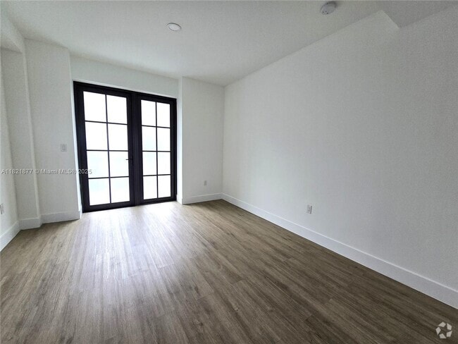 Building Photo - 4100 SW 64th Ave