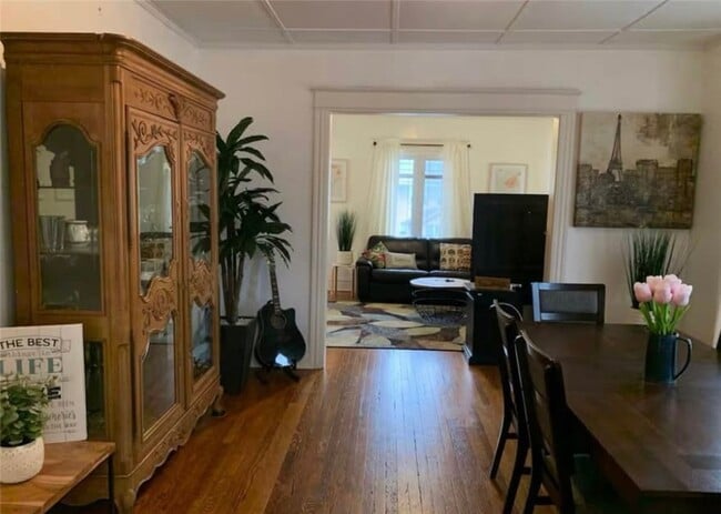 Foto del edificio - 948 Monroe Ave