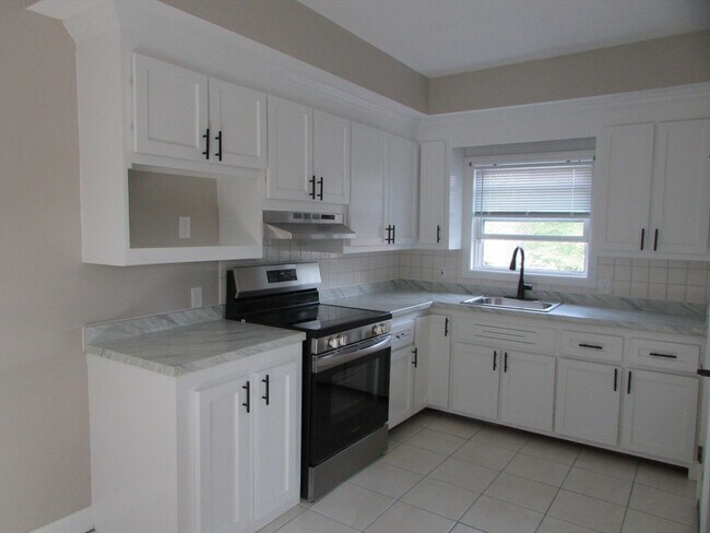 Foto del edificio - 1038 Somerset Ave